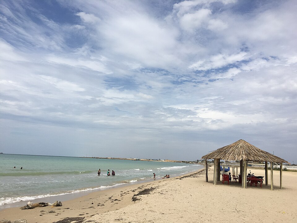 Playa_en_las_Salinas_de_Manaure_La_Guajira_Colombia.jpg